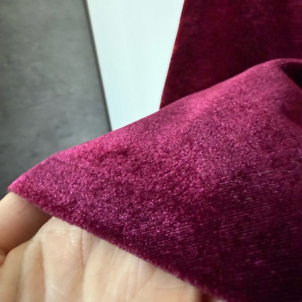 Burgundy Velvet Sleeveless Top - Picture 3 of 3